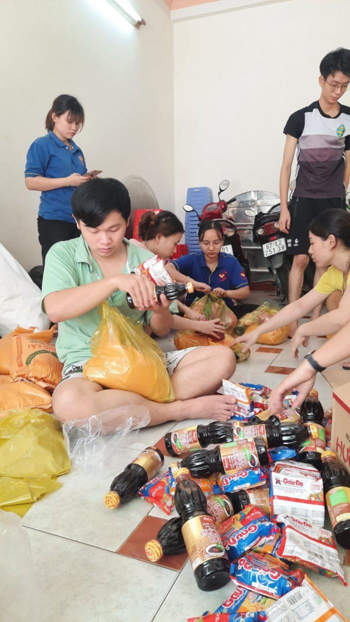Quỹ tiếp tục hỗ trợ trao qua cho các khu cách ly và bệnh viện trên địa bàn TP.Hồ Chí Minh (02/08/2021)